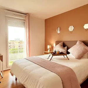 Penthouse De Standing: Vue Paris- 10min De L'aeroport - Parking Gratuit Appartement Orly