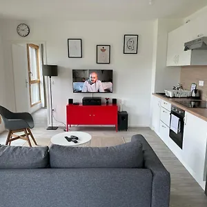Cosy 2 Pieces Et Parking 30 Mns Gare Du Nord By Immo Kit Appartement Villepinte (Seine-Saint-Denis)